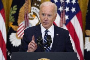 Biden raddoppia l'obiettivo sulle vaccinazioni