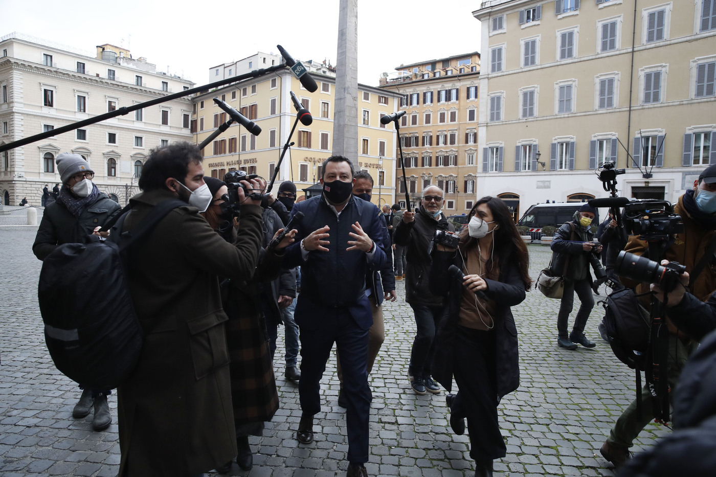 Scontro Salvini-Draghi sulle chiusure: prime crepe nel governo Scontro Salvini-Draghi sulle chiusure: prime crepe nel governo