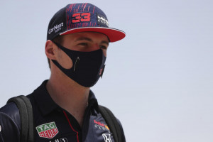 Verstappen conquista la pole