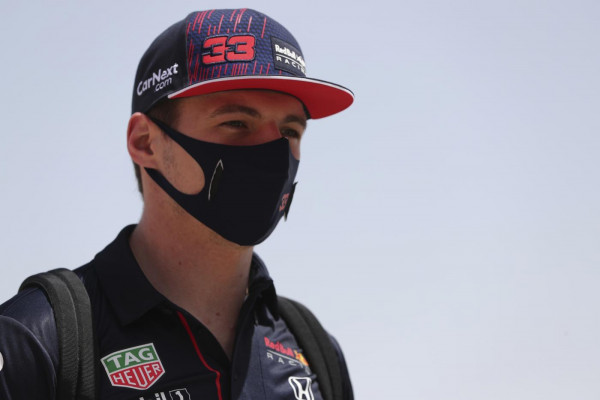 Verstappen conquista la pole