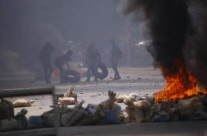 Myanmar, guerriglia urbana per le strade di Yangon
