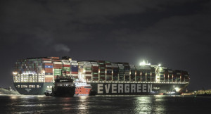 Egitto, nessuna data per sblocco Canale di Suez: oltre 320 navi in attesa