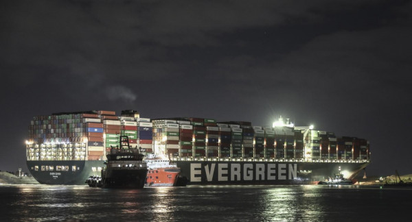 Egitto, nessuna data per sblocco Canale di Suez: oltre 320 navi in attesa