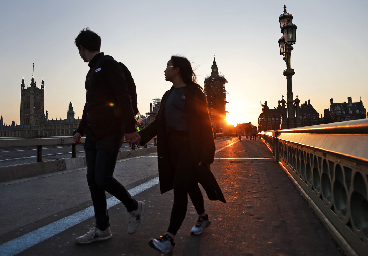 Covid, zero morti a Londra: gli inglesi possono incontrarsi