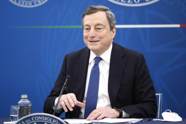 Covid, Draghi: Torni 'gusto del futuro'. Speranza frena 'aperturisti': Prudenza