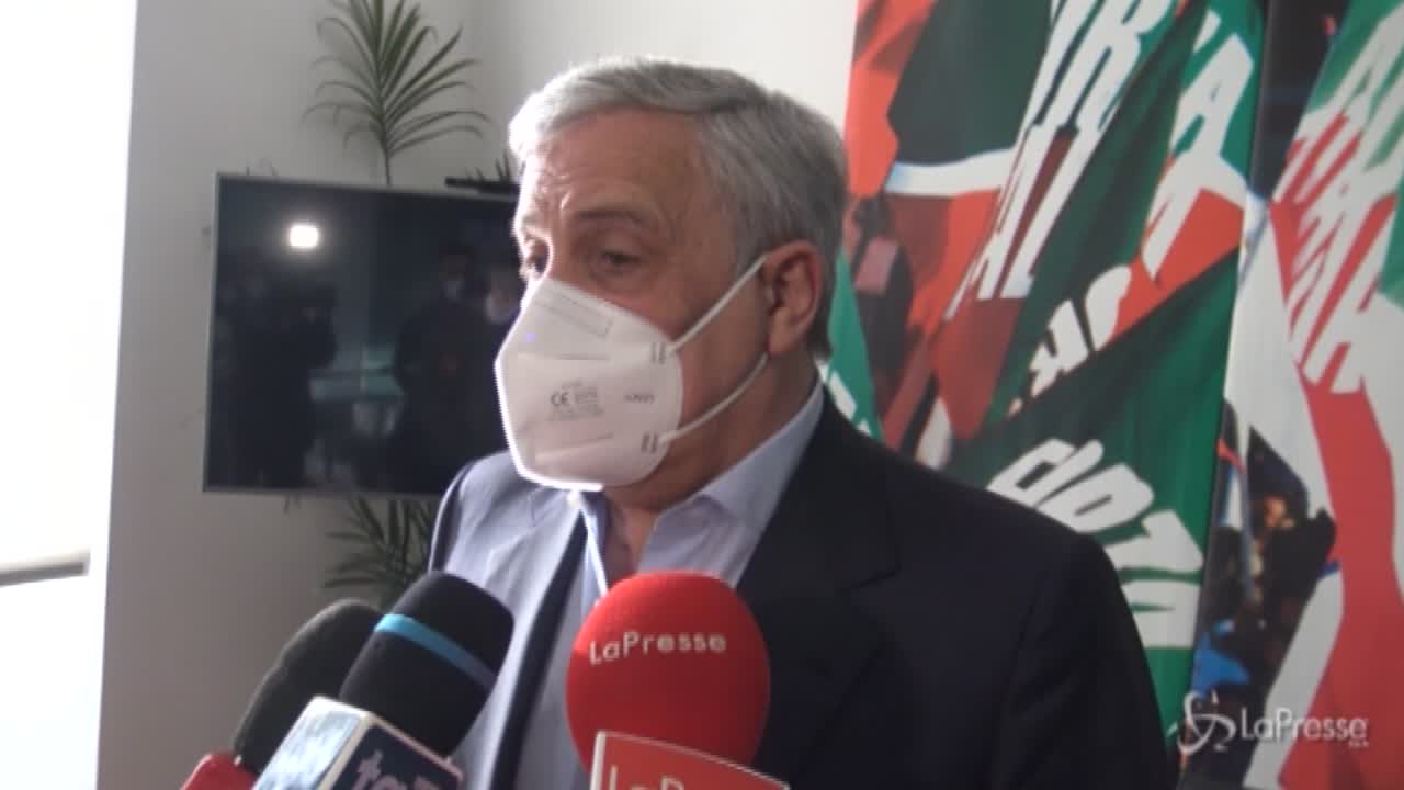 Covid-19, Tajani: “C’è un solo strumento per riaprire l’Italia: vaccinare, vaccinare, vaccinare”