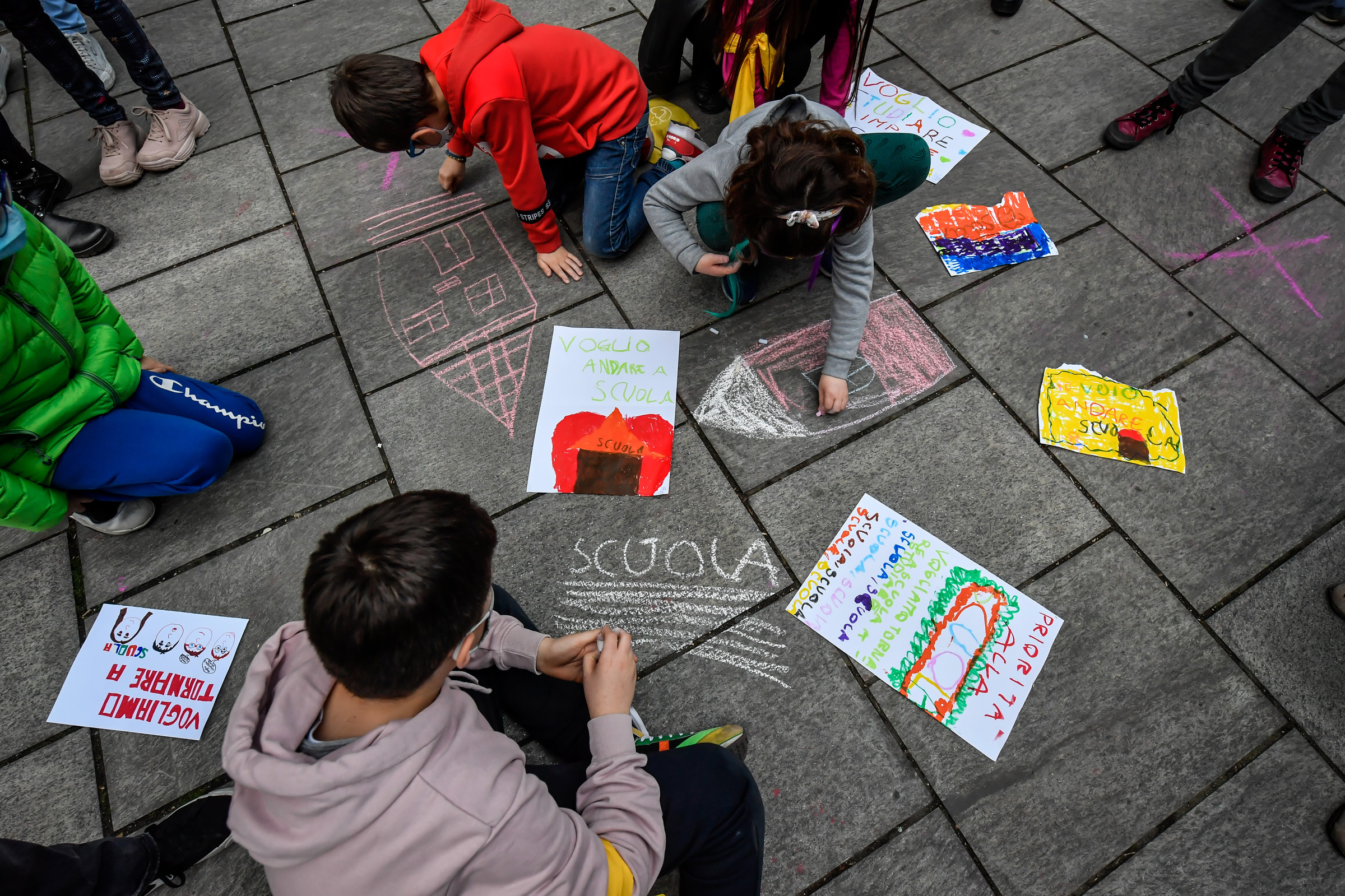 Scuola, il Gimbe avverte: “Se si torna in aula non riaprire altro finchè la situazione non migliora”