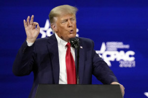 Usa, Trump torna in scena con nuovo sito web e riscrive la storia della sua presidenza