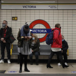 Covid, zero morti a Londra: gli inglesi possono incontrarsi all’aperto