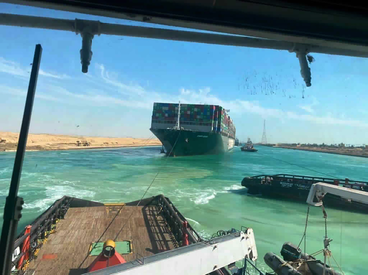 Suez, liberata nave cargo: il traffico nel Canale riprende dopo una settimana