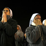 Papa Wojtyla. La folla piange la scomparsa del Santo Padre