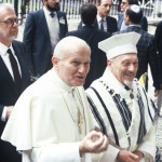 Papa Giovanni Paolo II incontra il Rabbino Elio Toaff in Vaticano