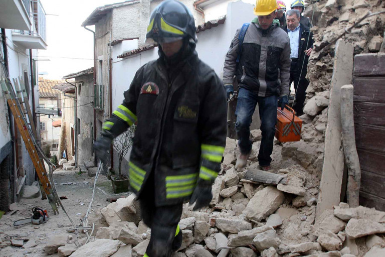 terremoto dell’Aquila sconvolge il Centro Italia