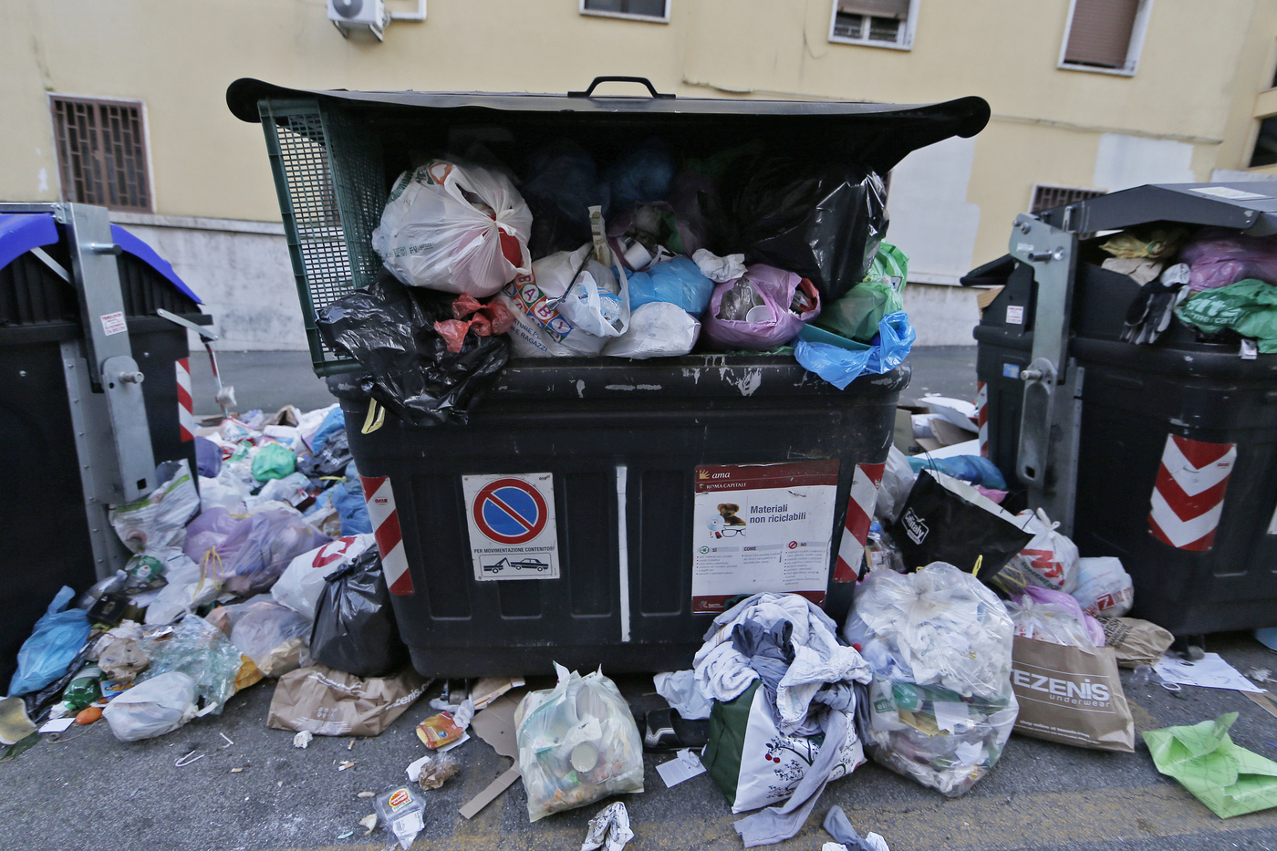 Attività chiuse e tasse in aumento: meno rifiuti ma Tari raggiunge record di 9,73 miliardi