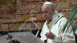 Papa Francesco celebra la messa del Crisma a San Pietro