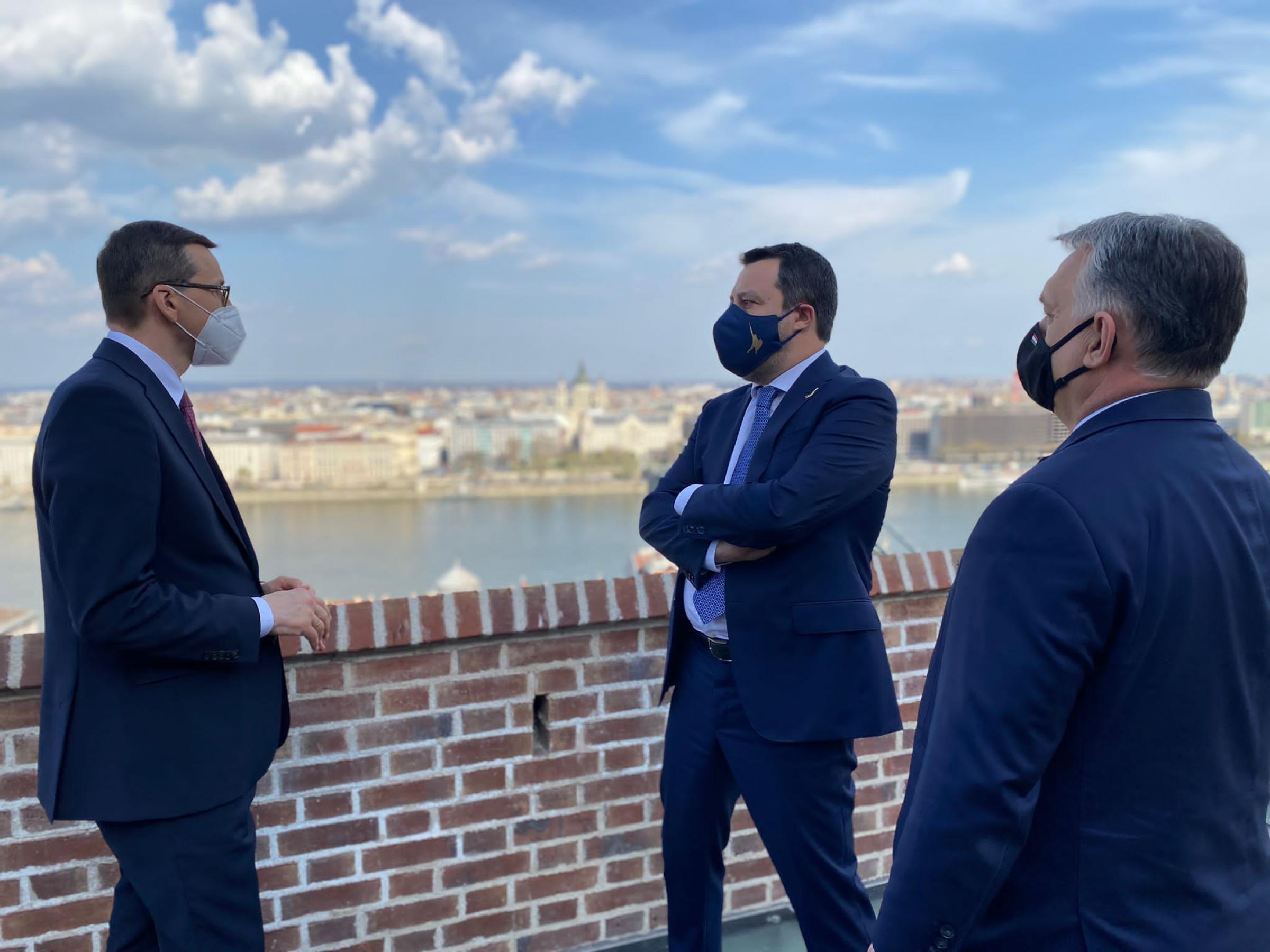 Lega, Salvini da Orban e Morawiecki per lanciare ‘Rinascimento europeo’