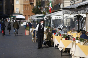 Il centro di Roma semi deserto per la pandemia di Coronavirus