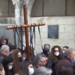 Gerusalemme: folla di fedeli (con la mascherina) alla Via Crucis