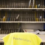 Lombardia, al via il sistema di prenotazione del vaccino con Poste Italiane: per ora senza intoppi