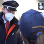 Pasqua, la Polizia dona uova e peluche ai bambini degli ospedali pediatrici