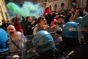 Coronavirus, protesta dei ristoratori a Roma contro le misure restrittive del governo