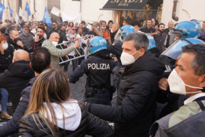 Coronavirus, protesta dei ristoratori a Roma contro le misure restrittive del governo