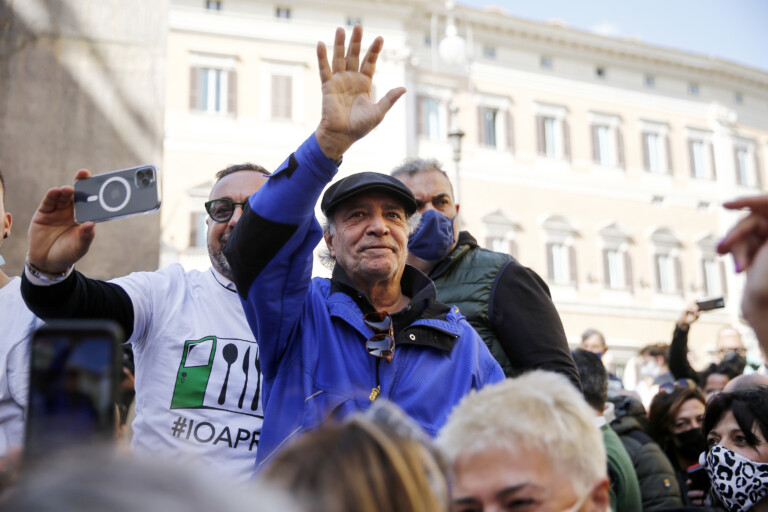 Enrico Montesano
