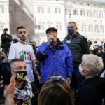 Covid, tensioni alla protesta dei ristoratori e partite iva