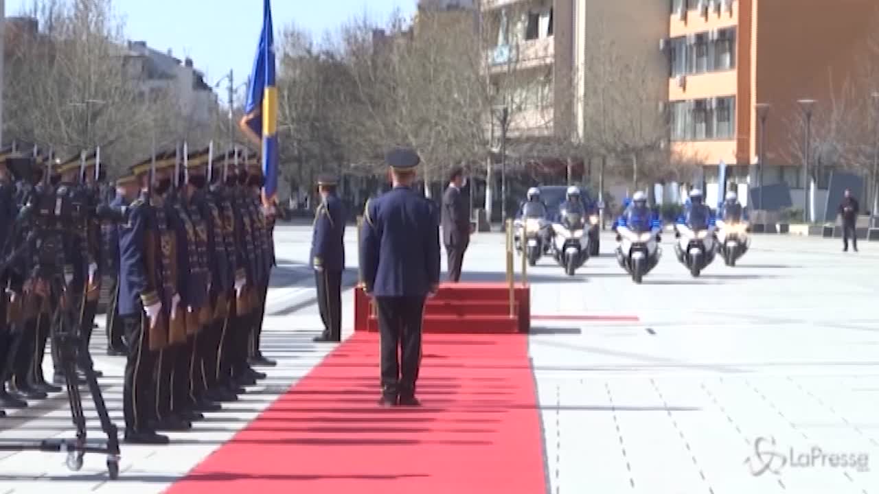 Kosovo, la neopresidente Vjosa Osmani-Sadriu si insedia al governo