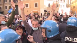 Tensione a Montecitorio tra ristoratori e forze dell'ordine