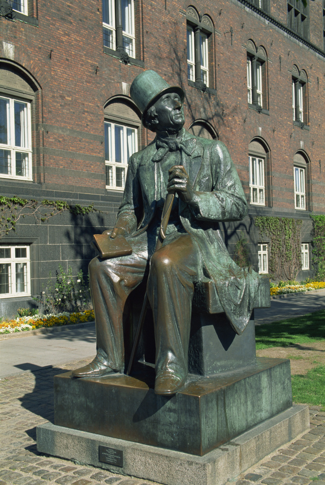 La statua di Hans Christian Andersen a Copenaghen