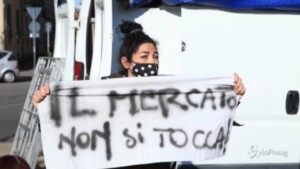Torino, la protesta dei mercatali