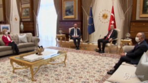 sedie solo per Michel ed Erdogan