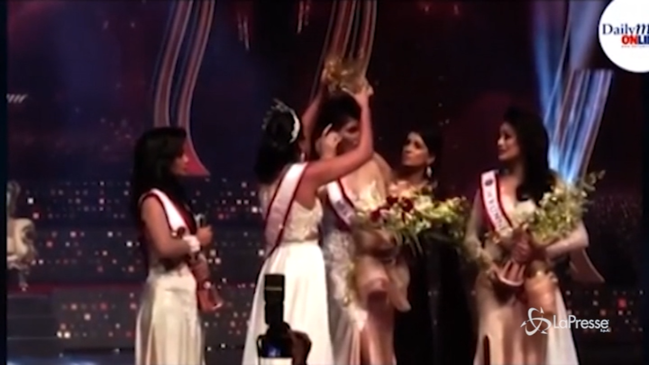 Miss Sri Lanka è divorziata, la detentrice del titolo le strappa la corona Miss Sri Lanka è divorziata, la detentrice del titolo le strappa la corona