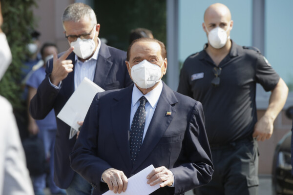 Coronavirus, Berlusconi dimesso dall'ospedale San raffaele