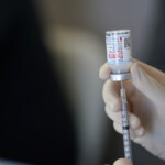 Vaccini, Moderna: anticorpi persistono sei mesi dopo seconda dose