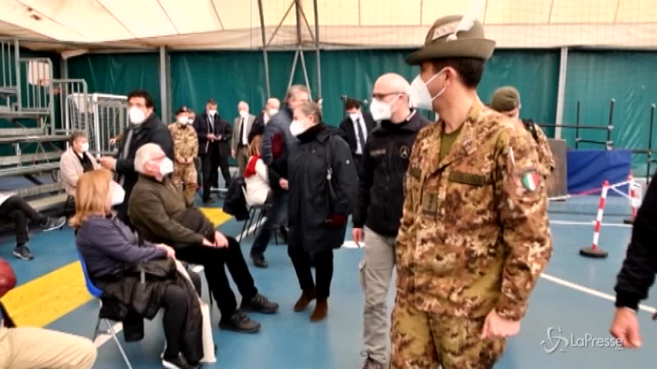 Vaccini, Figliuolo: “AstraZeneca sicuro, chi ha fatto prima dose può fare la seconda” Vaccini, Figliuolo: “AstraZeneca sicuro, chi ha fatto prima dose può fare la seconda”