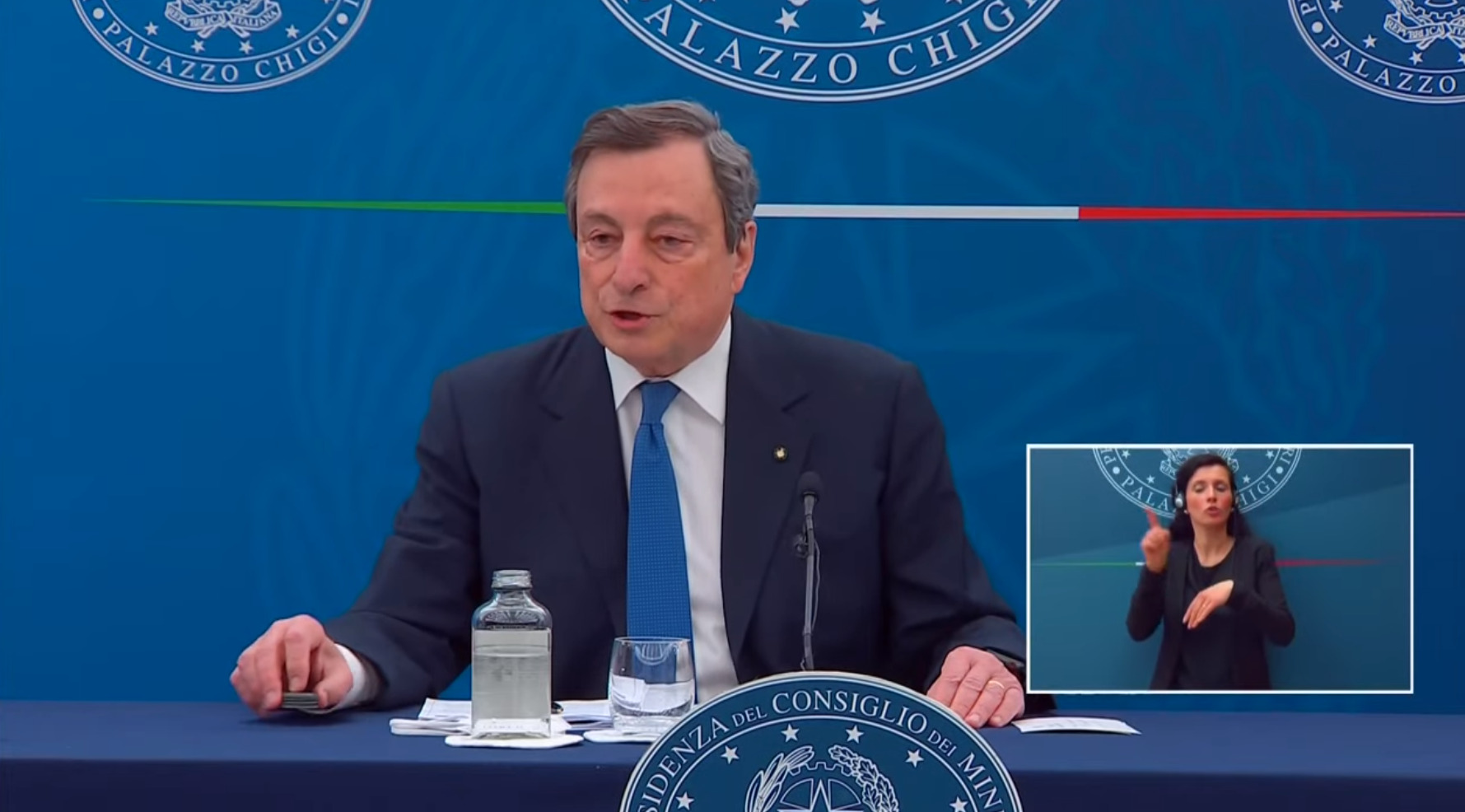 Draghi: “Non ho una data. Riaperture dipendono da numeri e vaccinazioni ai più fragili”