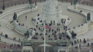 bandiere a mezz'asta a Londra
