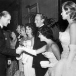 Il Duca di Edimburgo saluta Elizabeth Taylor
