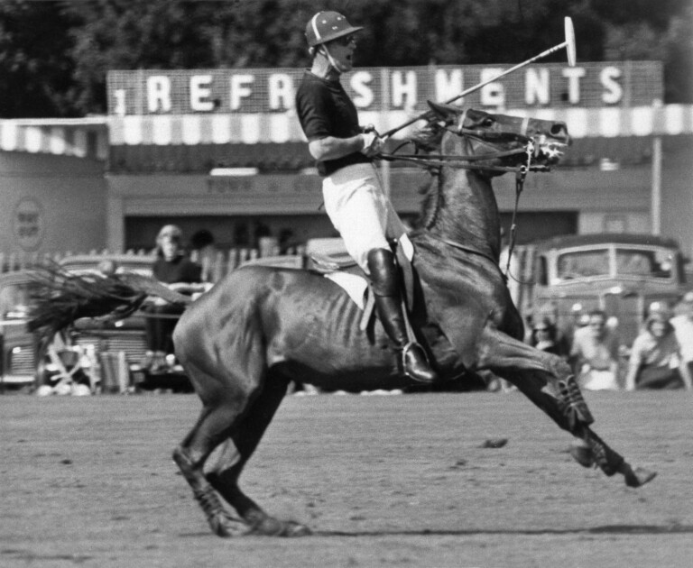 Il principe Filippo durante una partita di polo a Windsor, in Inghilterra.