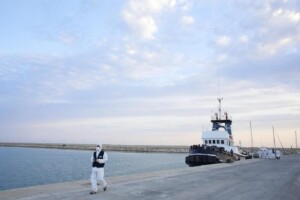 Centinaia di migranti sbarcati a Pozzallo