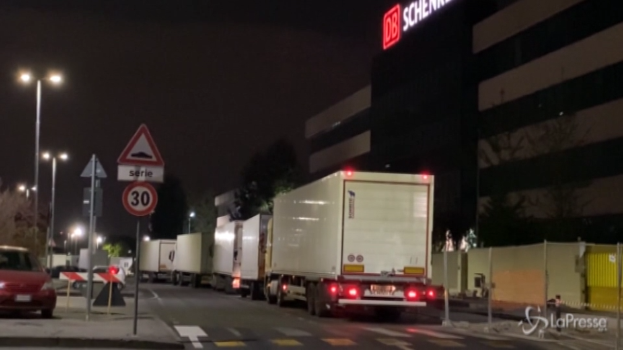 Milano, sciopero logistica Fedex-Tnt: oltre 70 tir bloccati