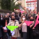 La ‘protesta della mutanda’, a Napoli flash mob del settore moda nelle vie dello shopping