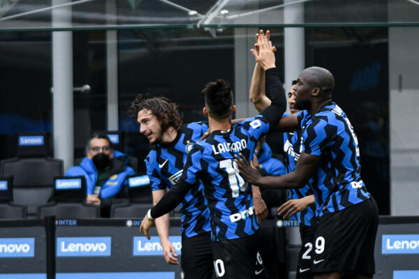 Matteo Darmian esulta dopo il gol 1-0