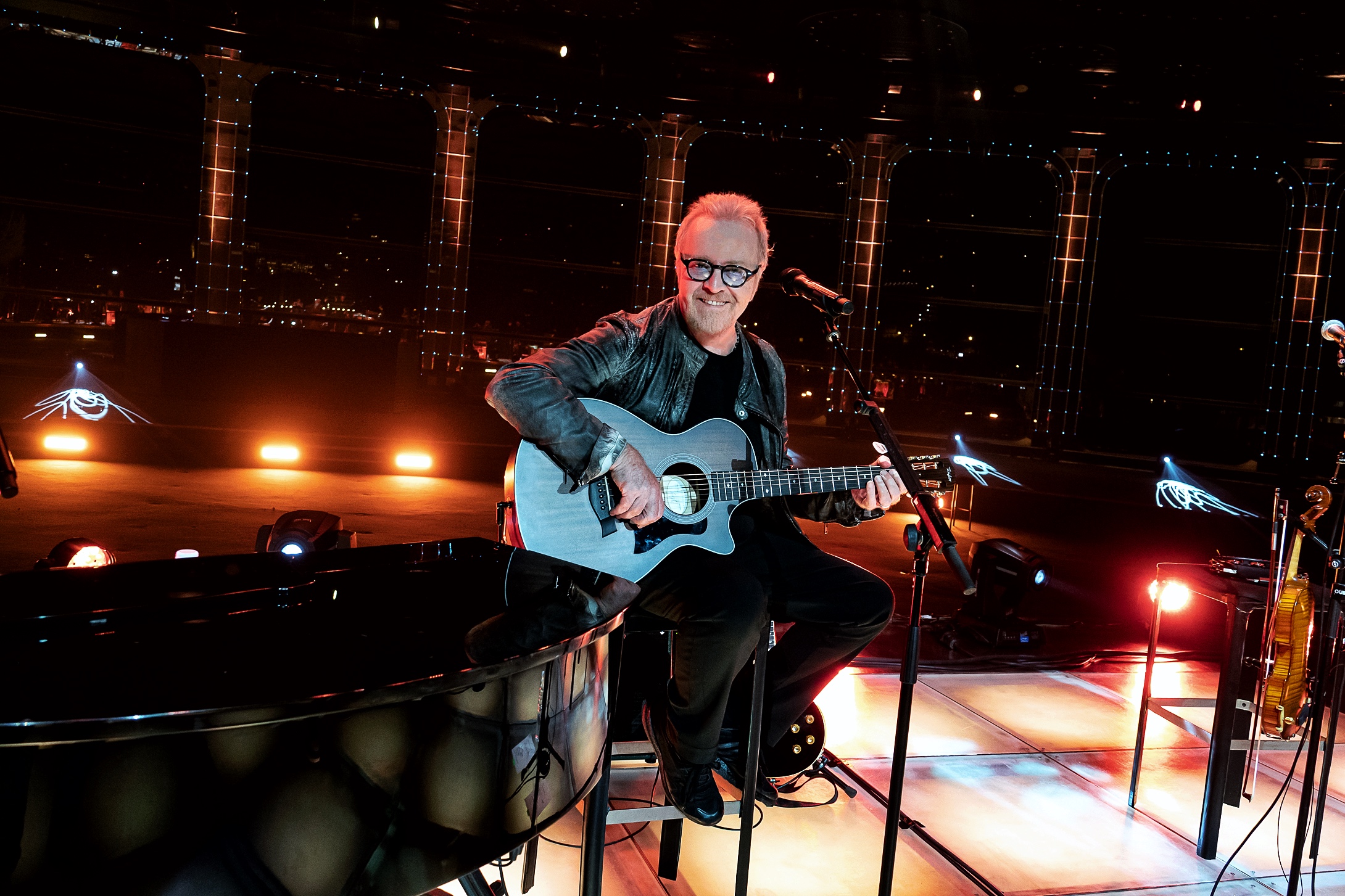 Umberto Tozzi torna in concerto ‘streaming’: il ricavato andrà al suo staff