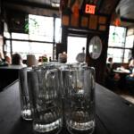 Covid, in Gb code ai pub a riapertura. In Europa arriva vaccino J&J