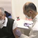 Covid, iniziata la vaccinazione degli over 65 in Giappone