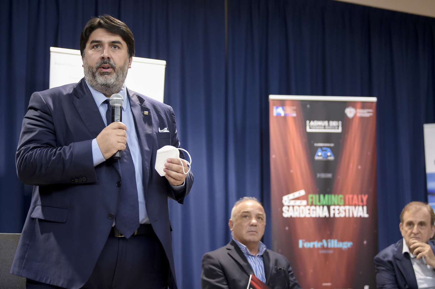 Sardegna, Solinas su pranzo amministratori in zona arancione: “Chi c’era incompatibile con ruoli in regione”