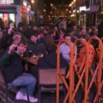 Riaprono pub e ristoranti, folla a Londra